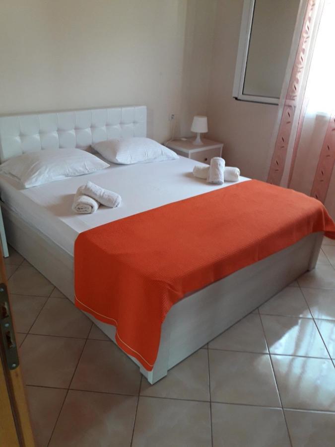Lucas Apartments Химар Екстериор снимка