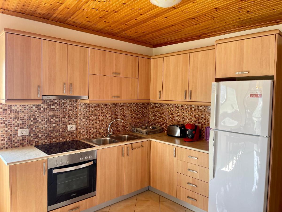 Lucas Apartments Химар Екстериор снимка