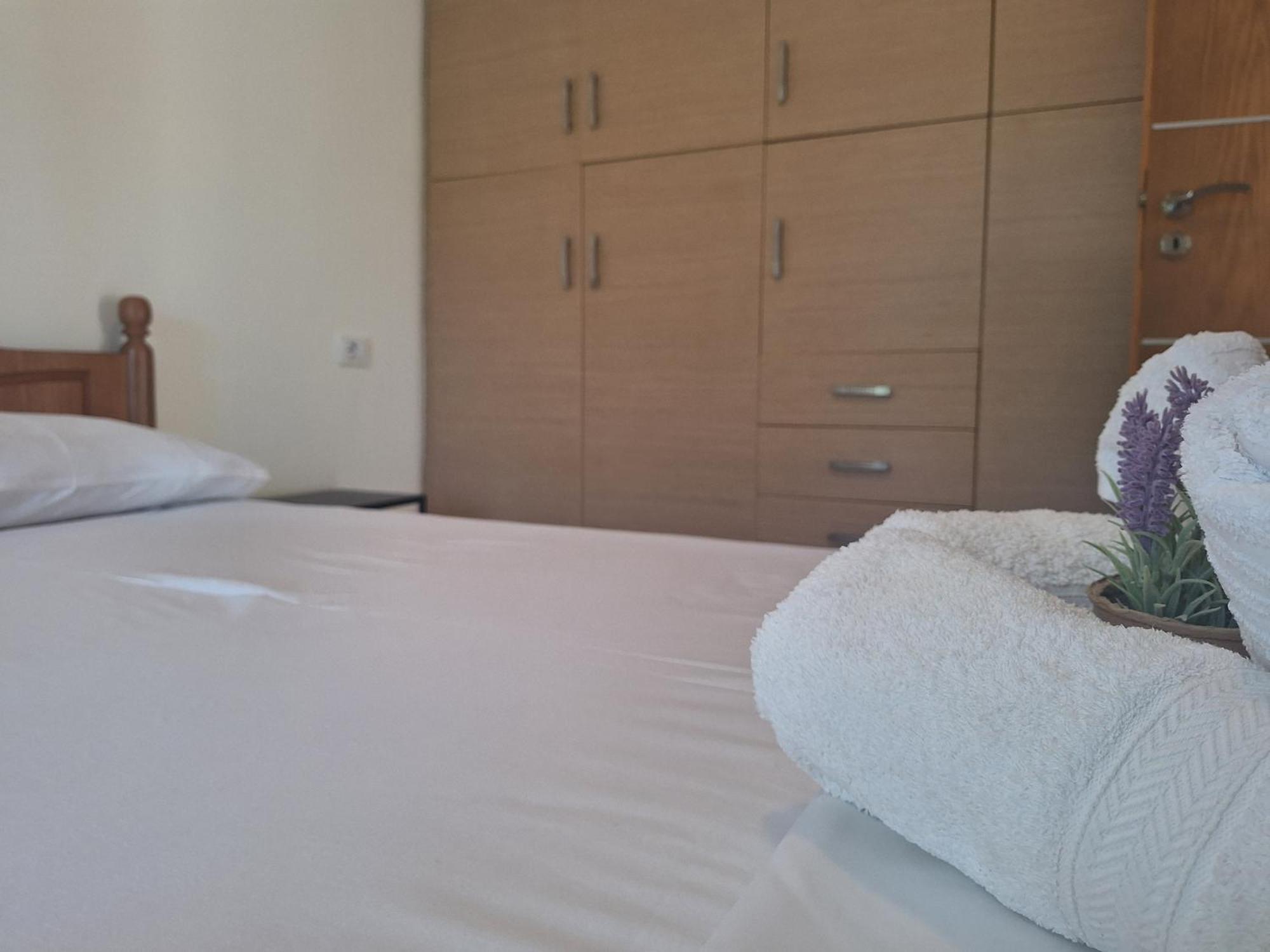 Lucas Apartments Химар Екстериор снимка